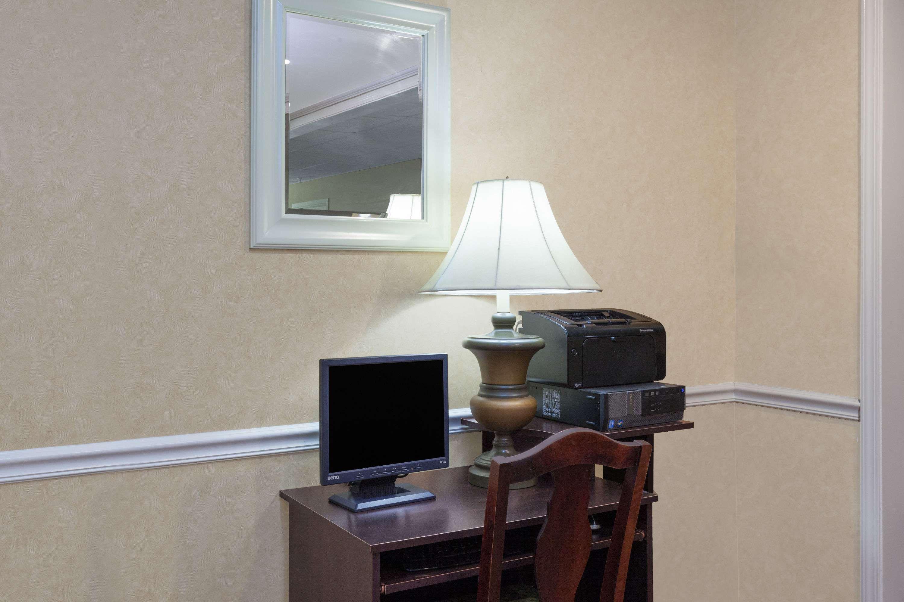 Baymont By Wyndham Lafayette Airport Exterior foto