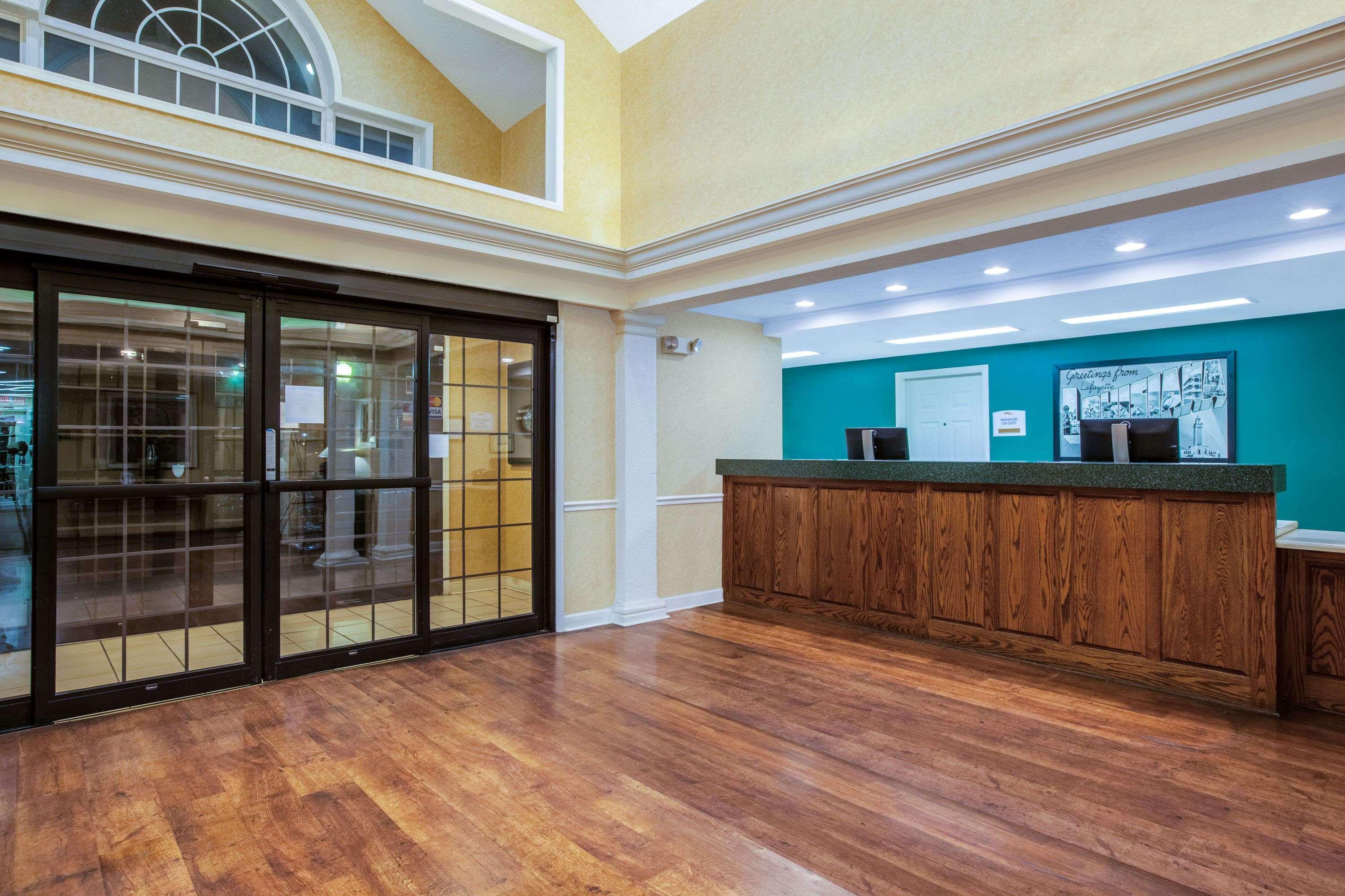 Baymont By Wyndham Lafayette Airport Exterior foto
